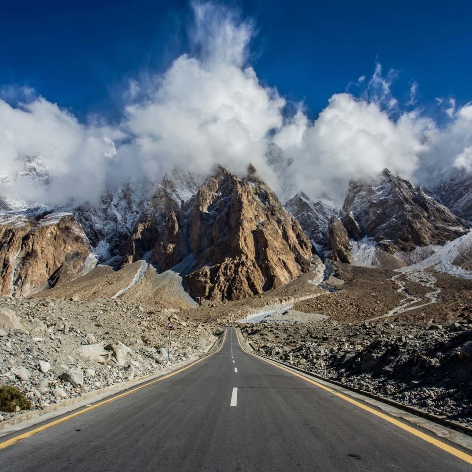 Hunza & Skardu tour package landscape in Northern Pakistan